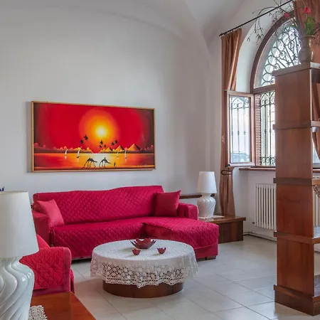 Promenade & Lakefront * Bellano